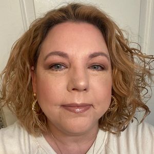 Meet your Posher, Stacy